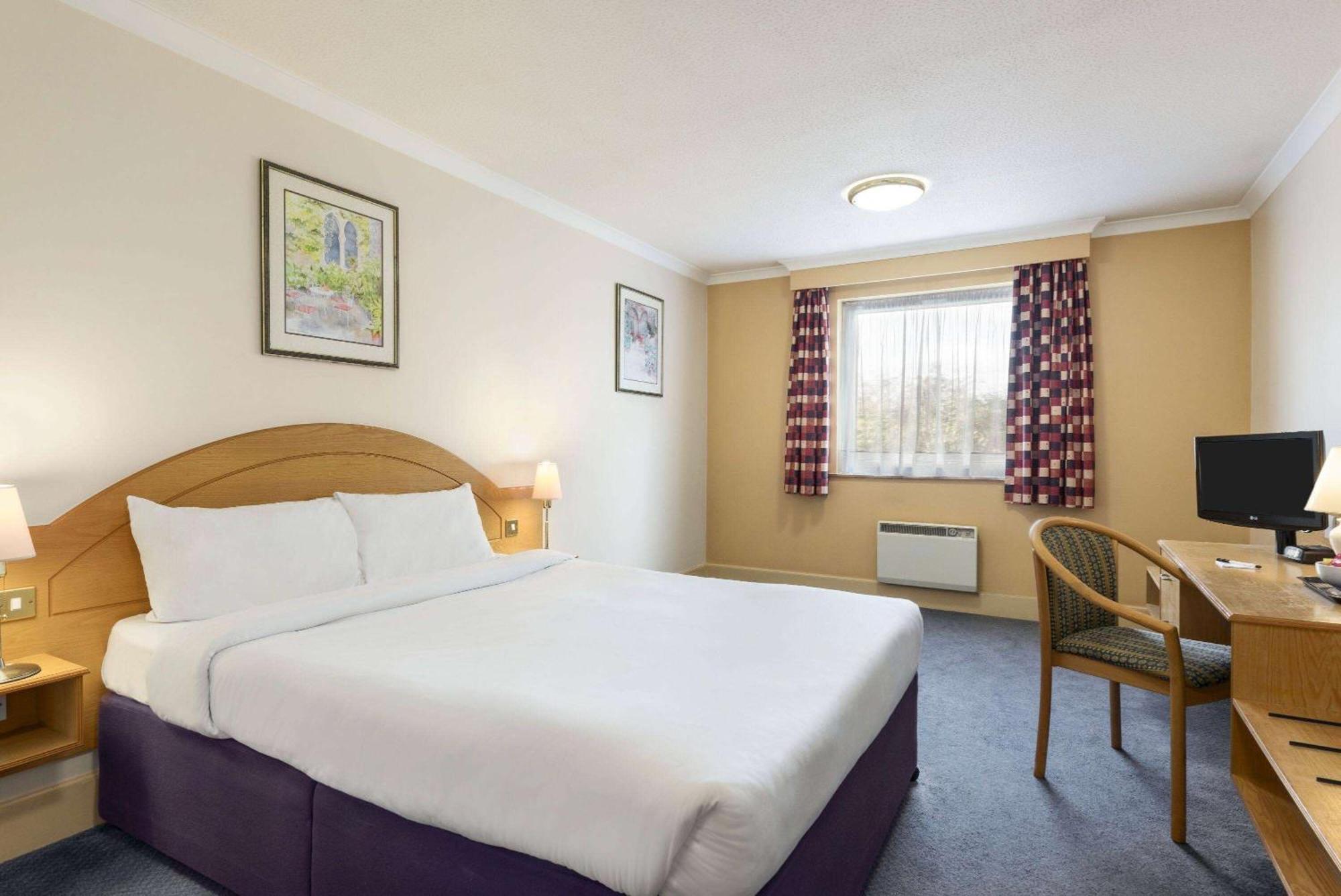 Days Watford Gap Hotel 3*